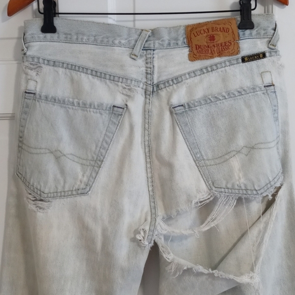 🍀VERY VTG Lucky Brand Jeans🍀 - White Distressed Button Fly Jean - Picture 9 of 16